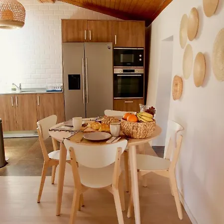 Countryside House In - 5 Min From Beach, With Salt Water Pool & Bbq
