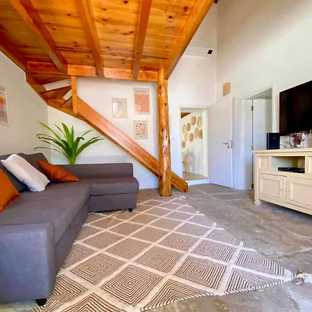 Countryside House In - 5 Min From Beach, With Salt Water Pool & Bbq 別荘 *